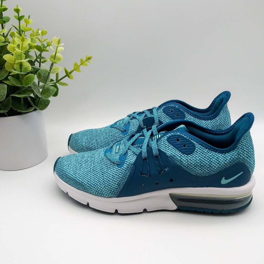 Nike Air Max Sequent 3 Womens Sneakers